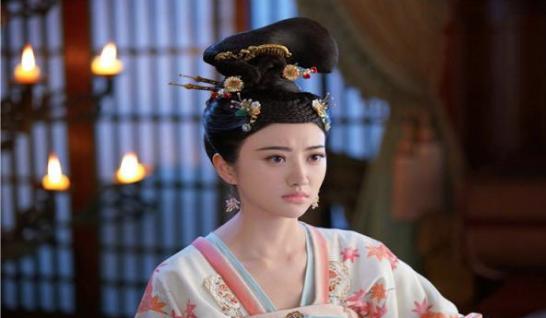 张丽华10岁入宫当宫女，被皇帝看中成贵妃