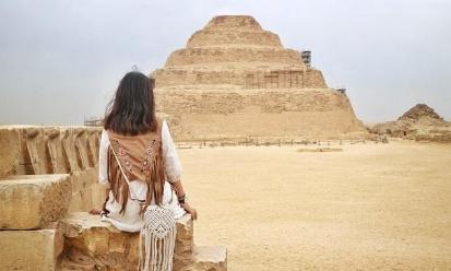 金字塔建筑类型的初始之作：左赛尔金字塔即圣卡拉的阶梯金字塔