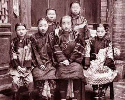 古代近亲结婚现象屡见不鲜 为何很少剩下有问题的孩子呢