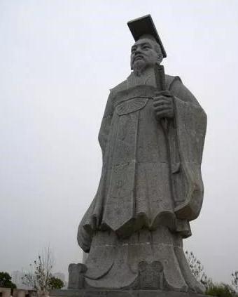 古代战场出兵时,打鼓的士兵没武器,为何不会被攻击?原因很简单?