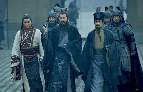 历史上真的想要谋杀董卓的人,其实并不是曹操