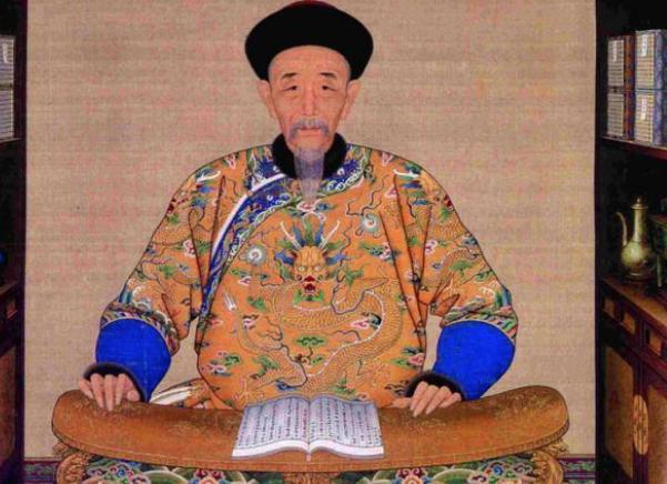 第一次见到12岁的乾隆,康熙惊得放下酒杯