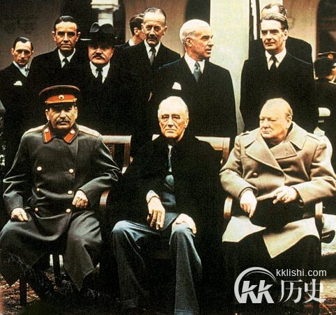 雅尔塔体制建立的时间?雅尔塔体制的三个阶段