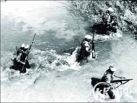 中国远征军战松山：前进1千米牺牲2千人
