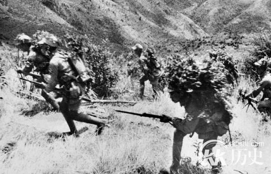 中国远征军战松山：前进1千米牺牲2千人
