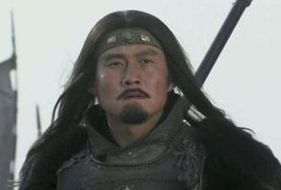 虎牢关会盟关羽如果不出阵,帐中还有谁可以斩华雄