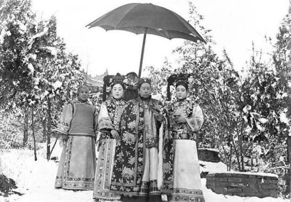 慈禧除掉的“顾命八大臣”,个个势力都不小