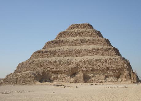 阶梯金字塔简介 金字塔分为几个步骤建设完成的