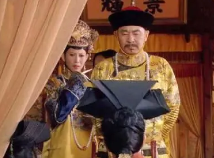 孝敬宪皇后在无子无宠的情况下，为何还能稳坐中宫之位