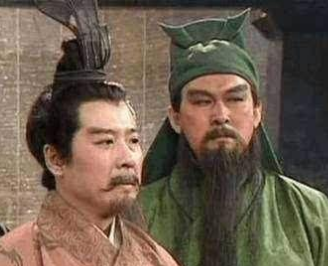 三英战吕布中只靠关羽和张飞二人能打败吕布吗