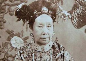 庚子赔款之后慈禧收到了来自俄国的一张全家福,从此审美大变!