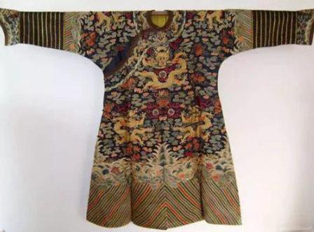 龙袍一定是黄色的吗