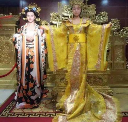 龙袍一定是黄色的吗