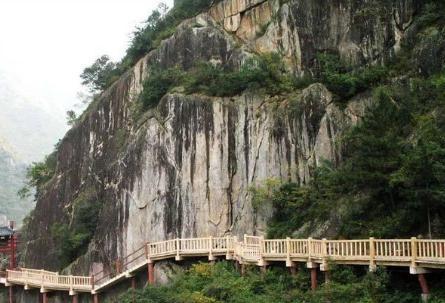 “明修栈道，暗度陈仓”中的栈道是哪吗