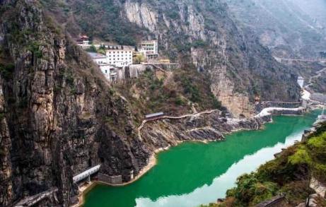 “明修栈道，暗度陈仓”中的栈道是哪吗