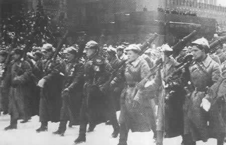 揭莫斯科保卫战五大真相：领导干部带头逃跑