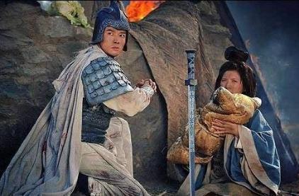 刘备摔阿斗不是真的收买人心 那他出处于什么目的