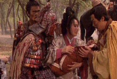 刘备摔阿斗不是真的收买人心 那他出处于什么目的