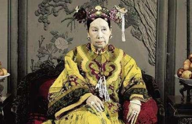 珍妃与康有为能逃脱慈禧的追捕有什么联系