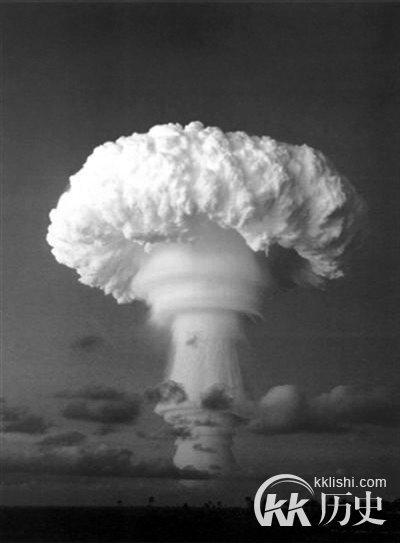 揭秘中国氢弹爆炸内幕:飞行员忘记投弹