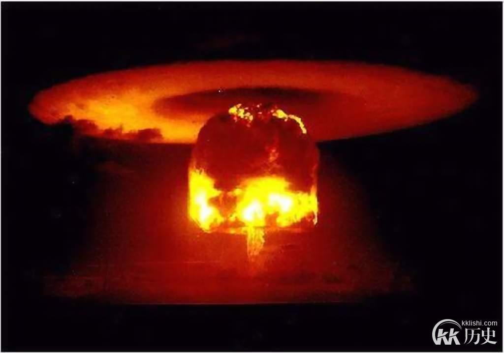 揭秘中国氢弹爆炸内幕：飞行员忘记投弹