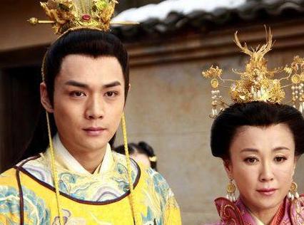 古代皇帝的权利的很大吗 真的想干什么就能干什么吗