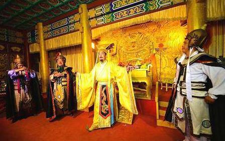 古代皇帝的权利的很大吗 真的想干什么就能干什么吗