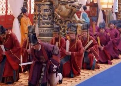 古代皇帝的权利的很大吗 真的想干什么就能干什么吗