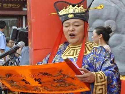 古代皇帝的权利的很大吗 真的想干什么就能干什么吗