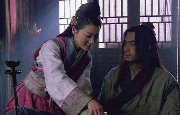 俗语“英雄难过美人关”,后半句是什么?多数女人的通病!