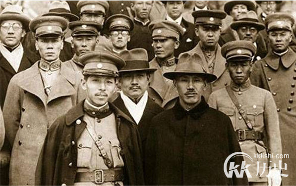 东北易帜的原因：张学良东北易帜是出于爱国吗？