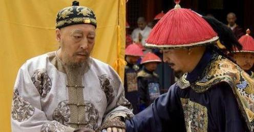 和珅最怕的人不是乾隆!也不是纪晓岚和刘墉,而是他!