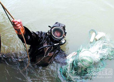 广东水库抓到水猴子