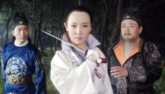 对比《神探狄仁杰》中三大反派组织，肖清芳为首的蛇灵居首，黑衣社最弱！