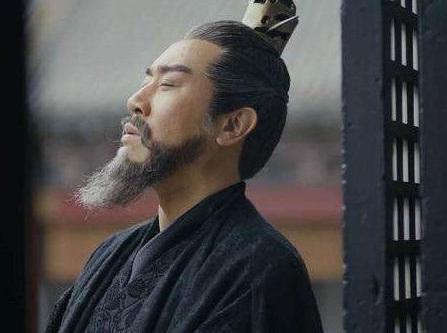 同样都是深处乱世之中 为何曹操穷尽一生只落得个三分天下的地步呢