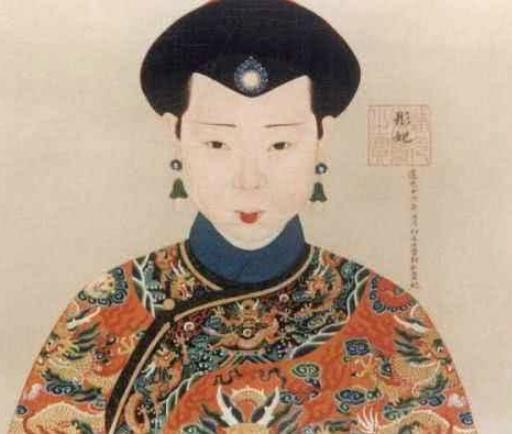 彤贵妃四年生下三胎，为何却被连降三级