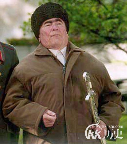 历史揭秘：究竟谁才是苏联的掘墓人？
