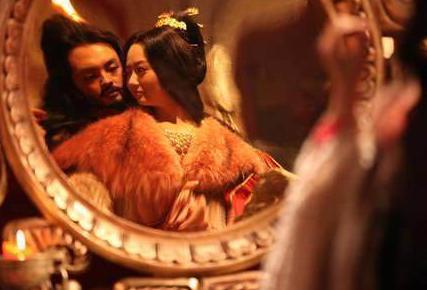 李密拥兵三十万为何不去长安 而是去和王世充死磕到底呢