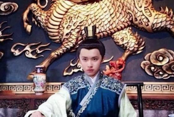 盘点历史上年幼就被推上皇位，最后惨死的皇帝