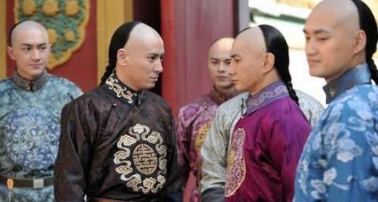 胤礽：1岁时被立为太子，妄自尊大最后被废