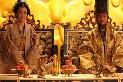 亲爹和岳父都是皇帝,自己当了皇帝却是个昏君