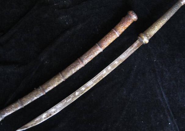 窦线娘用的武器是什么