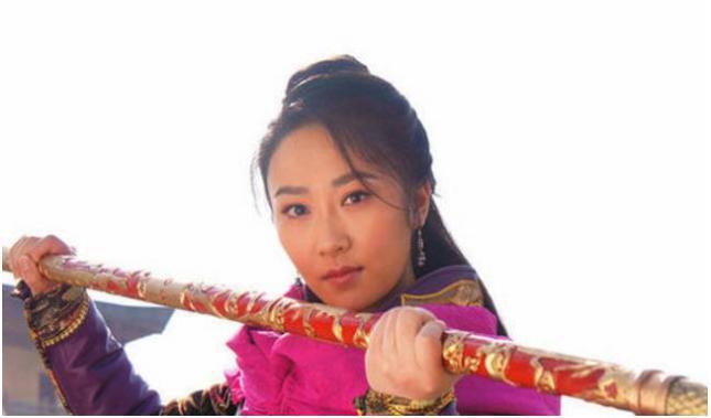 窦线娘用的武器是什么