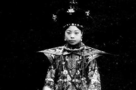 溥仪的妃子文绣为何要离婚