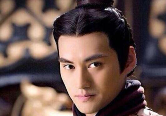 刘疆历史上第一个主动让出东宫之位的人，得到皇帝赞扬，受到封赏