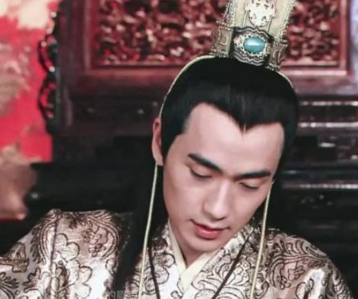 这个皇帝下令百姓不许吃猪肉，自己却吃得开心极了