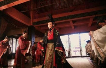 太后想把皇位传给小儿子却被侄子阻止，最后结局是什么