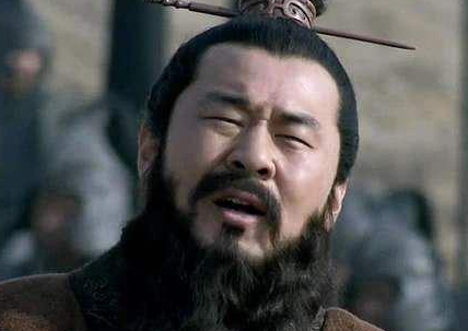 夏侯惇在阻击关羽的时候 期间为何使者不断