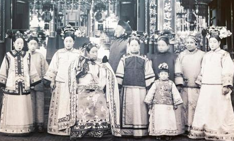 历史上的慈禧太后是什么样的 慈禧真的是一个蛇蝎心肠的女人吗