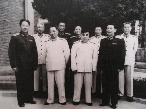 吴法宪跟刘亚楼是什么关系